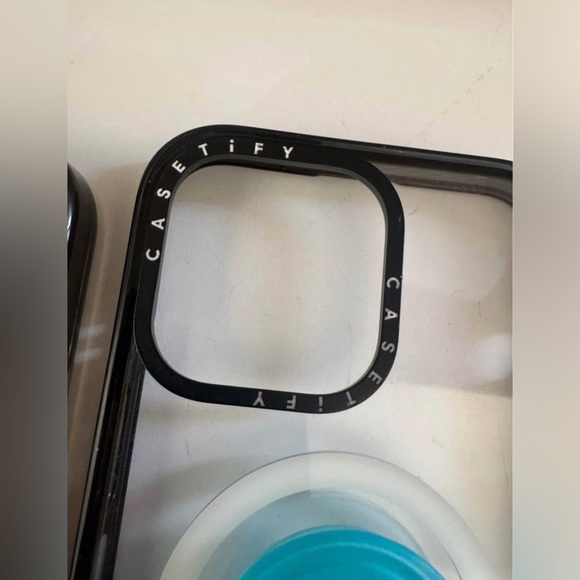 Six iPhone 15 Pro Max Cases - Casetify / Casely / Spigen / Velvet Caviar - Picture 6 of 7